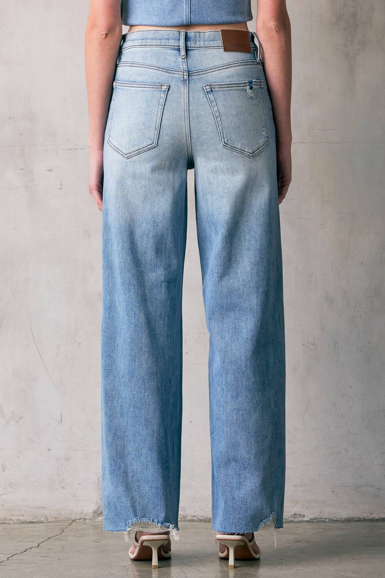 DISTRESSED DAD JEANS by Hidden Jeans