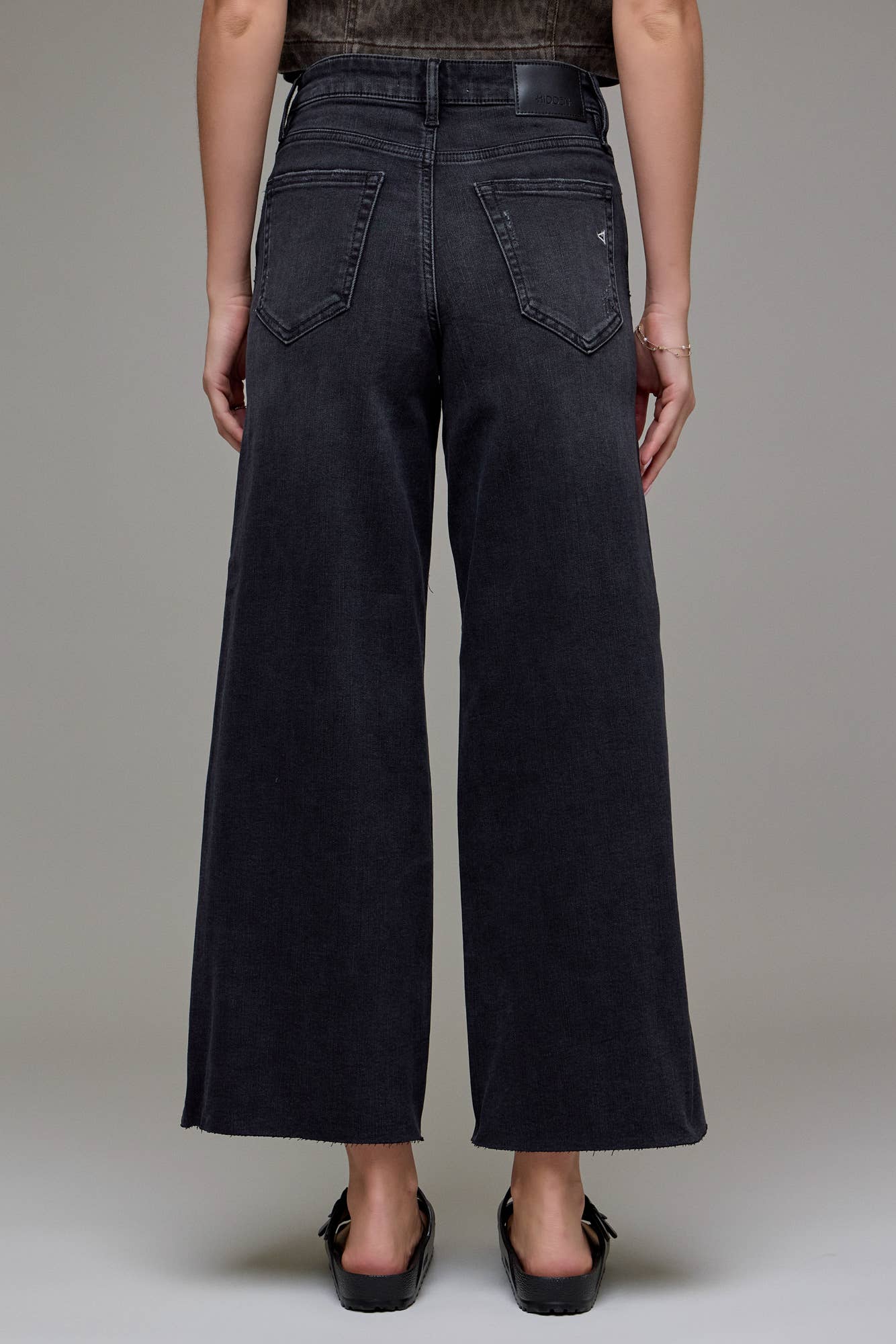 Black Clean Cropped Wide Leg by Hidden Jeans
